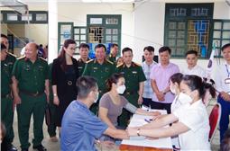 Bệnh viện Quân y 110 tổ chức khám bệnh, cấp thuốc miễn phí tại huyện Phú Lương, tỉnh Thái Nguyên